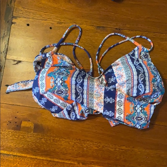 COPY - Cupshe high waist twist top bikini - Picture 8 of 11